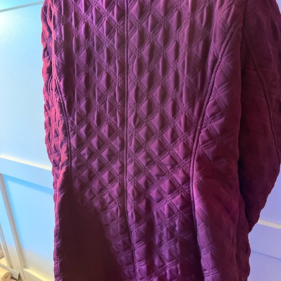 Women's Burgundy Quilted Ski Jacket with Faux Fur Collar - Picture 6 of 7